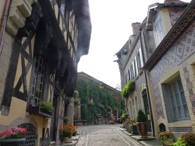 la cité médiévale de Bourbon-Lancy