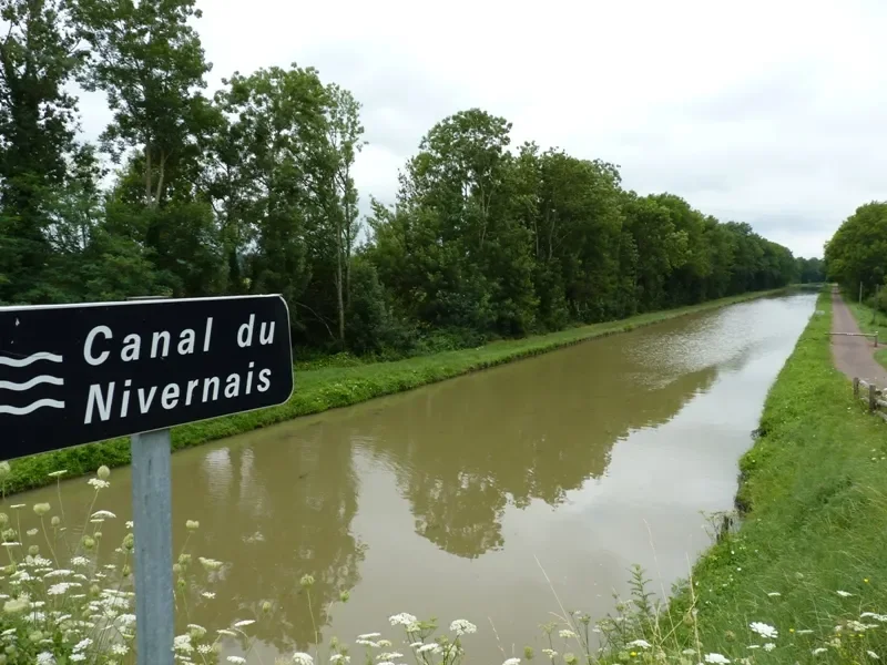 canal du Nivernais sur l'Eurovélo 6