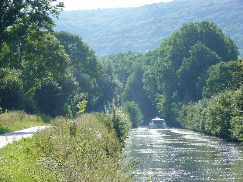 Eurovélo 6 / la Voie Bleue et le canal du Rhône au Rhin