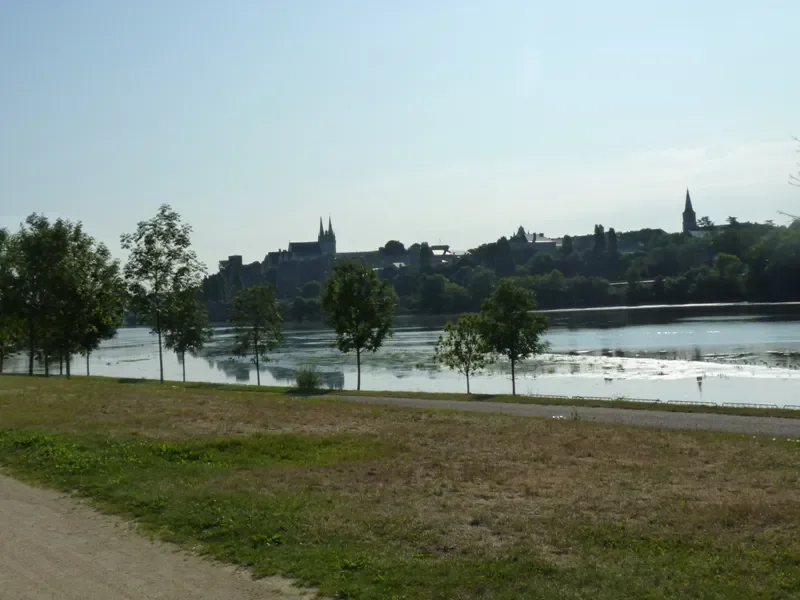 Angers et le lac de Maine