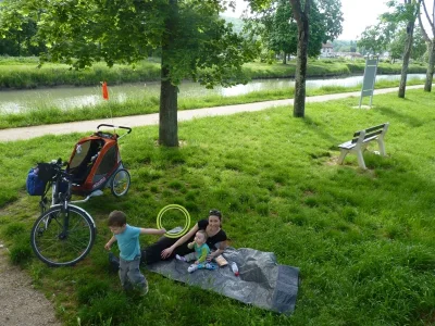 aire de Grisolles sur la voie verte du canal latéral à la Garonne