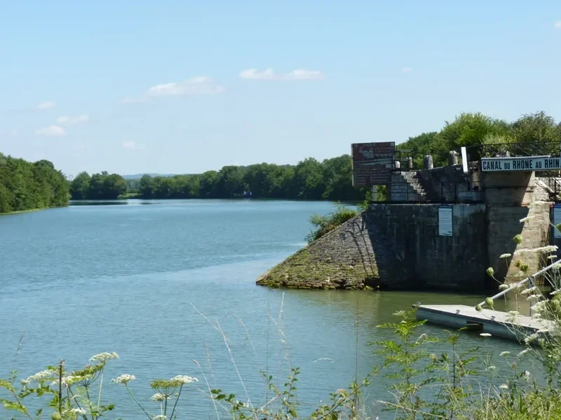 la Saône et le canal du Rhône au Rhin