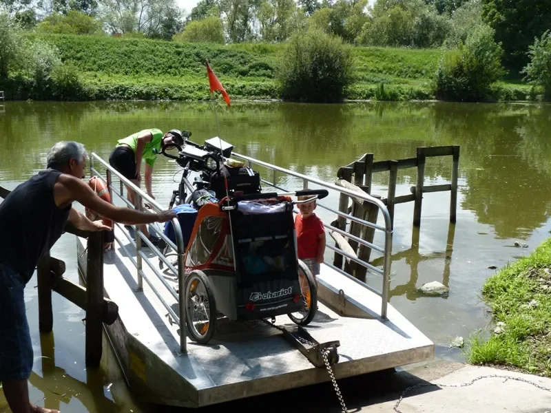 traversée de l'Authion avec le bac