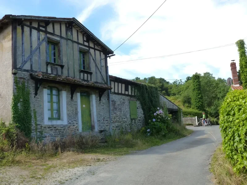 Hameau de la Coindassière sur l'Eurovélo 6 / la Loire à vélo