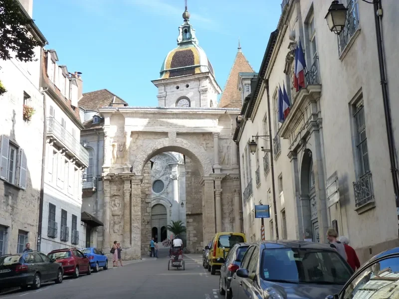 le centre de Besançon et la cathédrale