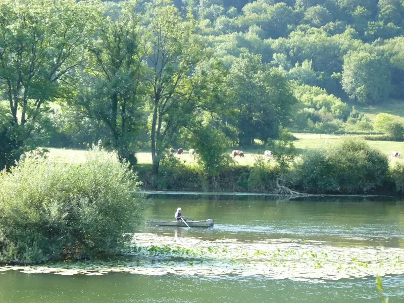 un pécheur sur le Doubs