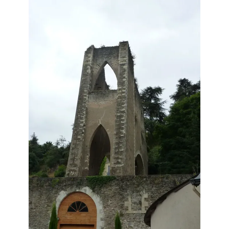 Tour de chevalement pour l'extraction du charbon à Montjean-sur-Loire