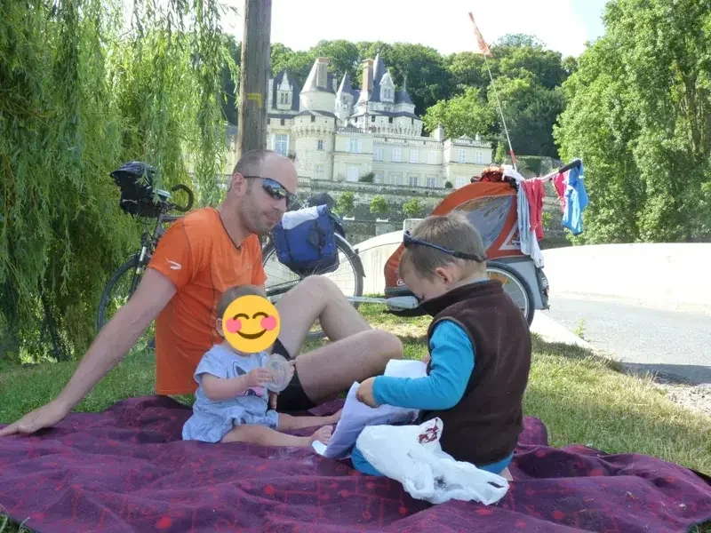 pause devant le château d'Ussé