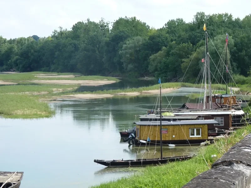 bateaux sur la Loire : chaland et toue