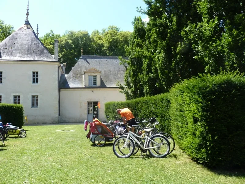 parking à vélos au château d'Azay-le-Rideau