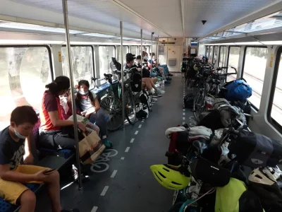 Des vélos dans le train