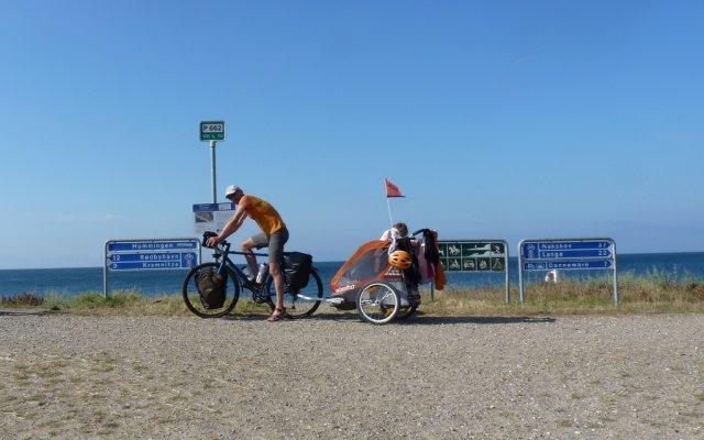 Pause en pleine chaleur Photo : vélos sur la véloroute n°8 Østersøruten le long de la mer Baltique, Danemarkl