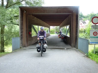le pont piétons et vélos entre la Suisse et l'Autriche