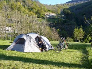 Camping dans la vallée de l'Eyrieux